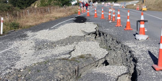 Gempa Magnitudo 5,1 Guncang Sulut, Dipicu Deformasi Lempeng Laut Maluku ...