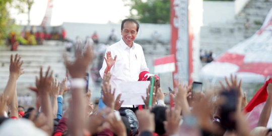 Jokowi Minta Relawan Santai Pikirkan Capres 2024: Ojo Kesusu
