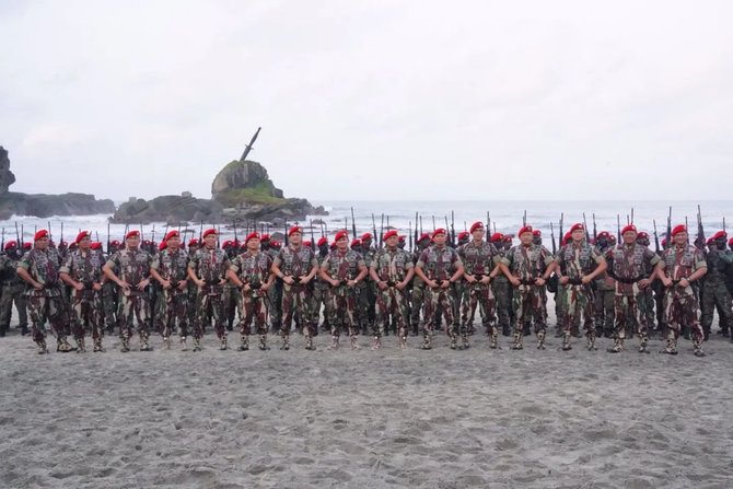 potret sangar pasukan kopassus selesai pendidikan komando