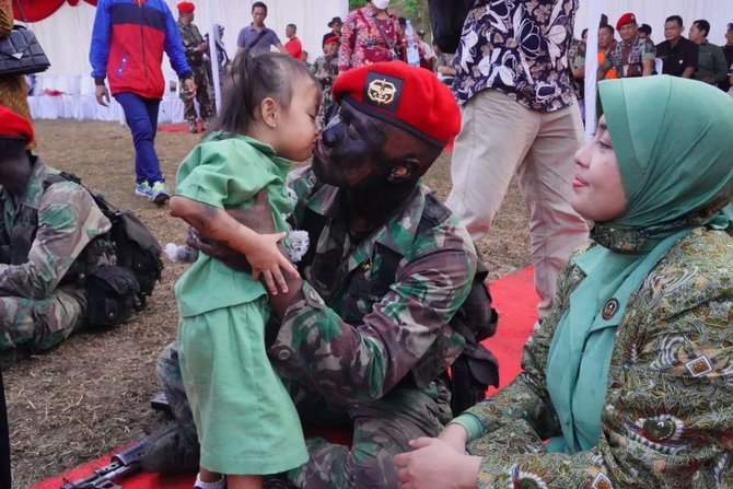 potret sangar pasukan kopassus selesai pendidikan komando