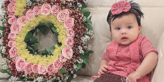 Gemes Banget! Potret Ameena Anak Aurel Pakai Kebaya, Penampilannya Disebut Bak Boneka