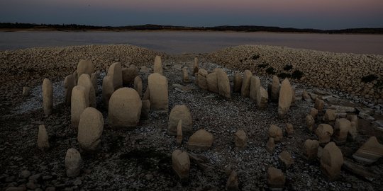 Kemunculan Stonehenge Spanyol di Dasar Waduk yang Mengering