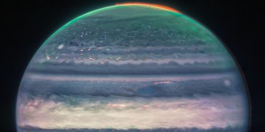 Teleskop James Webb Ungkap Fenomena Aurora di Planet Jupiter