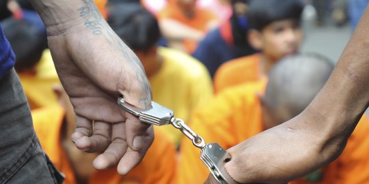 Bongkar Sindikat Judi Online di Jakut, Polisi Tangkap 78 Orang