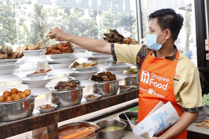 kisah sukses kakak beradik jalankan usaha rumah makan padang di shopeefood