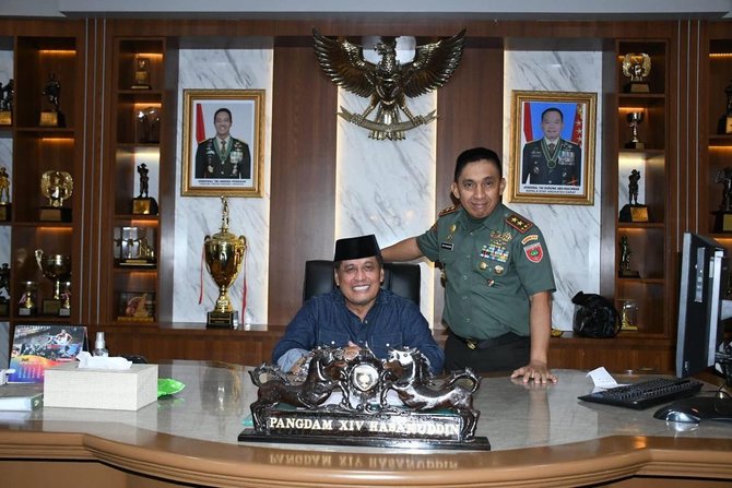 eks ketum pssi duduk di bangku mayjen tni