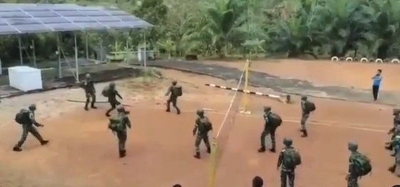 prajurit tni main bola voli