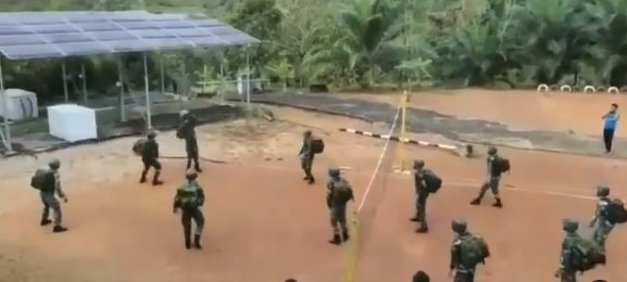 prajurit tni main bola voli