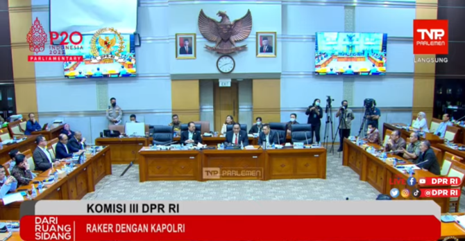 bocor suara wanita panggil sayang saat rapat dpr dengan kapolri