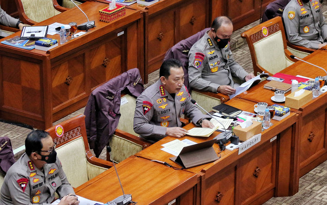 dpr rapat dengan kapolri terkait penembakan brigadir j