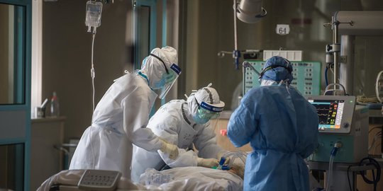 Seorang Pria Positif Covid, Cacar Monyet, dan HIV Secara Bersamaan