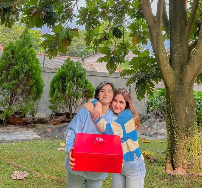 4 potret arnold leonard pemain asmara 2 dunia bareng istri mesra