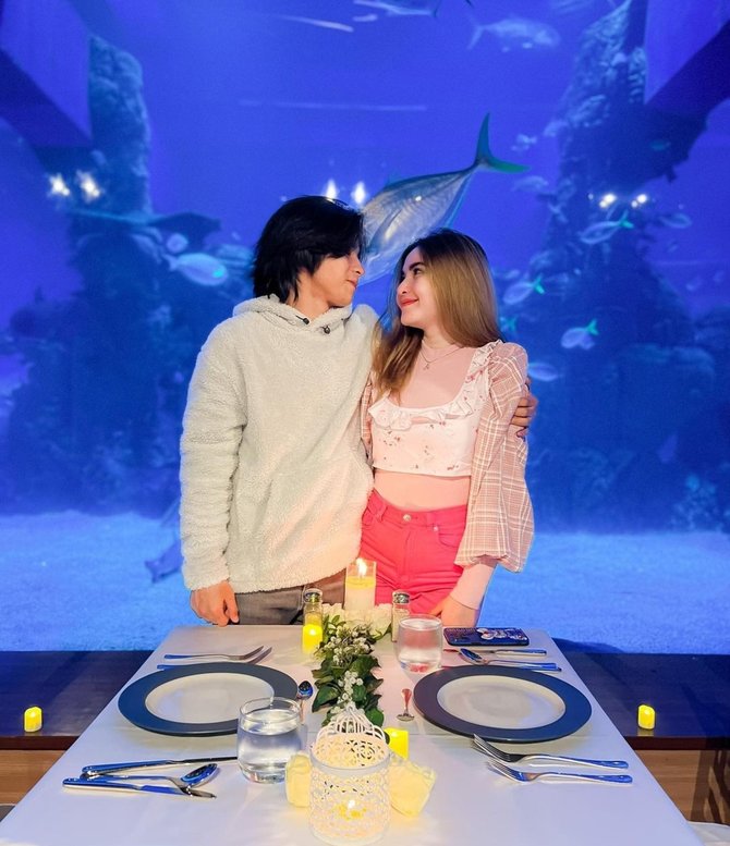 4 potret arnold leonard pemain asmara 2 dunia bareng istri mesra