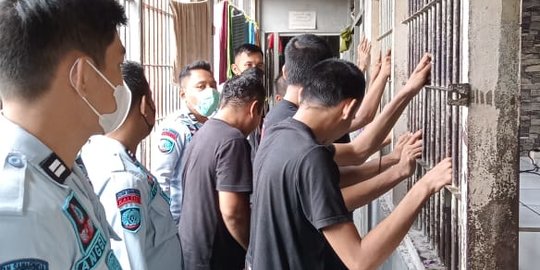 Narapidana Rutan Samarinda Melawan saat Dirazia, Petugas Sita Lima Ponsel