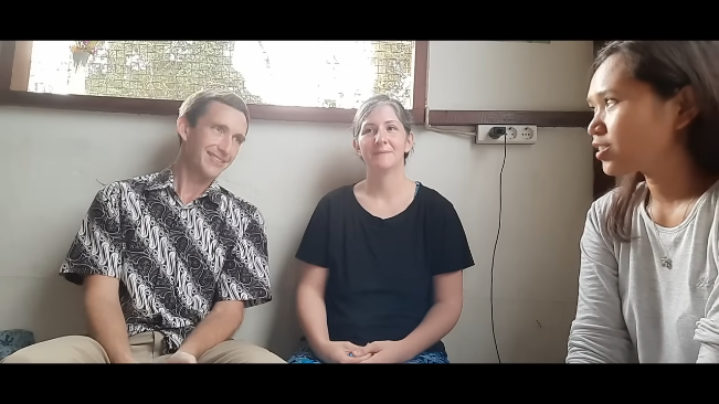 bule amerika di papua tak mau pulang