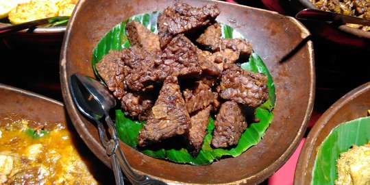 6 Cara Bikin Tempe Bacem Basah, Enak dan Praktis