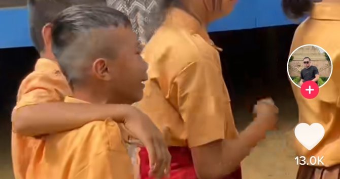 Viral Momen Perpisahan Guru And Murid Tangisan Siswa Ini Curi Perhatian