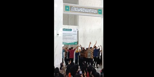 Beredar Video Kedua Rektor UIN Jember Diduga Ajak Mahasiswi Nyanyi Dangdut