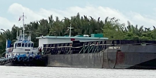 Kejagung Sita 2 Kapal Milik Surya Darmadi Senilai Rp40 Miliar di Sumsel