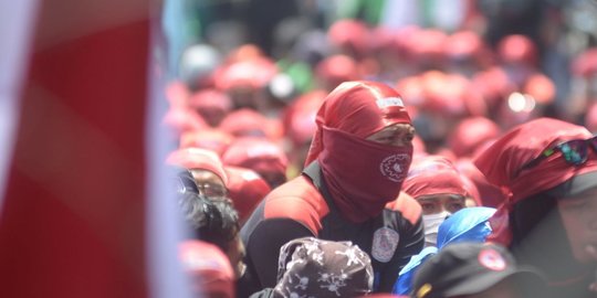 tahun tak naik gaji buruh khawatir terjadi phk massal rev1