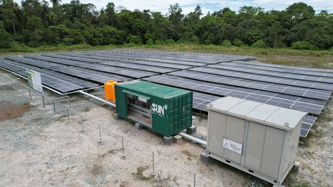 sun energy kembangkan inovasi teknologi solar pv roll up di kawasan pertambangan