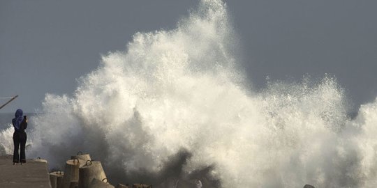 Ombak Tinggi di Bali karena Angin Monsun, Ini Penjelasan BMKG