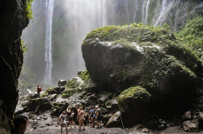 jalur ekstrem air terjun tumpak sewu