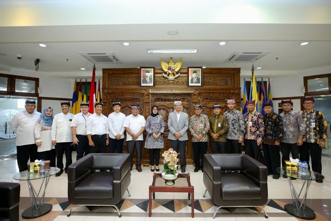 penandatanganan mou pemda banyuwangi dengan universitas airlangga