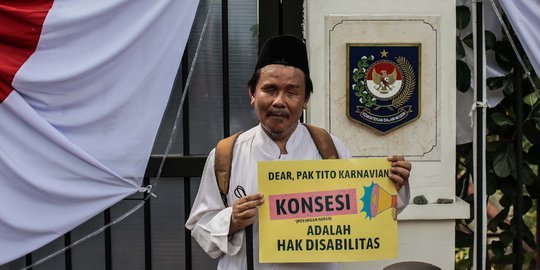 Aksi Disabilitas Geruduk Kantor Kemendagri