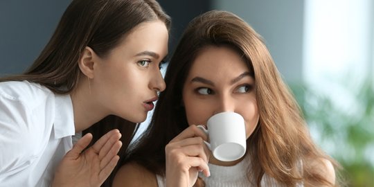 Inilah Alasan Kenapa Orang Sering Bicara di Belakang alias Bergosip
