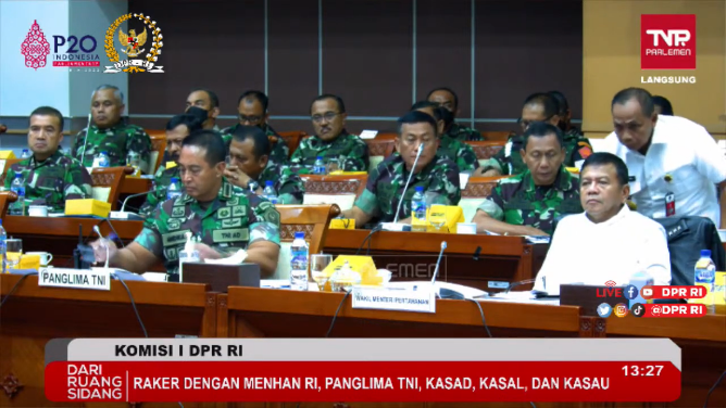 effendi simbolon politisi berani bahas panglima tni amp kasad tak akur