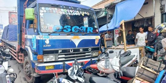 Truk Tabrak Belasan Sepeda Motor di Cianjur, Sopir Diduga Hilang Kendali