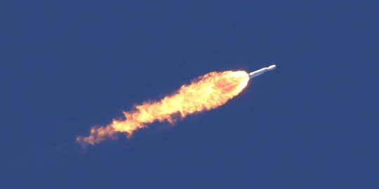 SpaceX Targetkan Luncurkan 100 Roket  di 2023