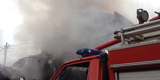 Puntung Rokok Picu Kebakaran di Bogor, Api Menyambar Tiga Rumah