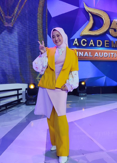 4 potret wiranti peserta dangdut academy 5 cantik dalam balutan hijab