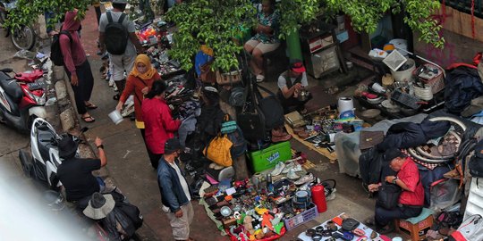 Barang Bekas Jadi Alternatif di Kala Harga Kebutuhan Naik