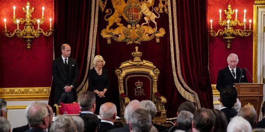 Raja Charles III Resmi Dikukuhkan, 'God Save The King' Menggema di St James Palace