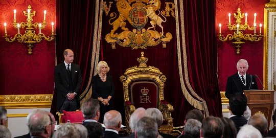 Momen Raja Charles III Perkenalkan William dan Kate Sebagai Prince-Princess of Wales