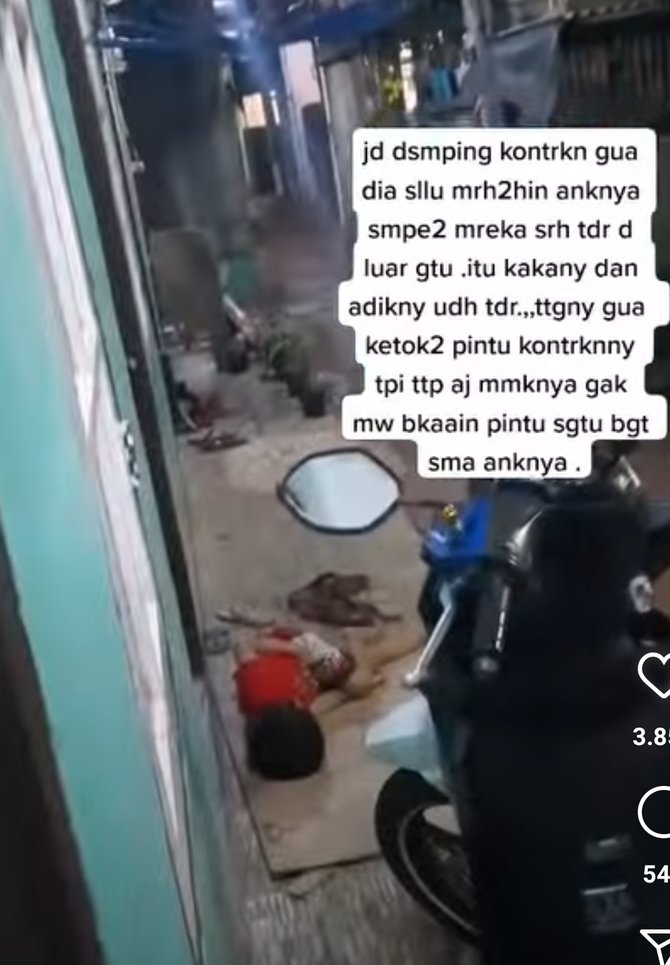 viral bocah dikunci di luar rumah oleh orang tuanya tidur beralaskan kardus