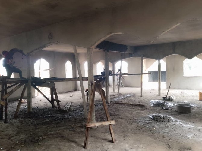 ivan gunawan bagikan proses bangun masjid di uganda ini potretnya