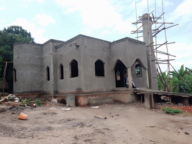 ivan gunawan bagikan proses bangun masjid di uganda ini potretnya
