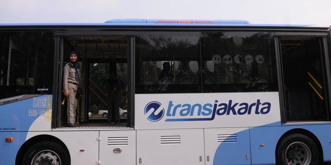 Transjakarta Rute Puri Beta-Pancoran Kembali Beroperasi | Merdeka.com