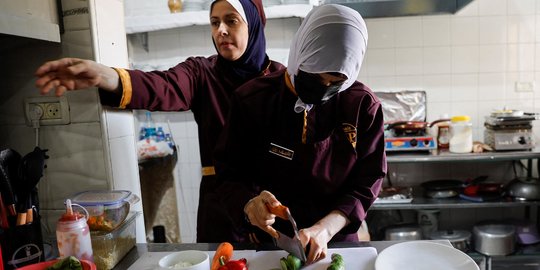 Mengunjungi Restoran Khusus Perempuan di Jalur Gaza