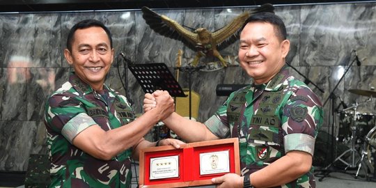 Intip Letjen TNI Cukur Rambut di Black Stone Garage, Ketua MPR Bilang Begini