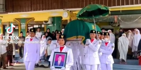 Diantar Rombongan Paskibra, Ini Momen Haru Pelatih Paskibra Meninggal Dunia