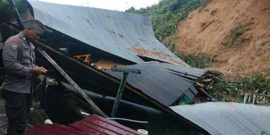 Banjir dan Longsor Landa Samarinda, Satu Warga Tewas Tertimbun