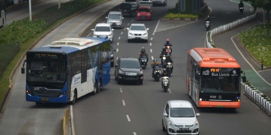 Catat, Pengalihan Rute Transjakarta Sat Demo Tolak Kenaikan BBM Di ...