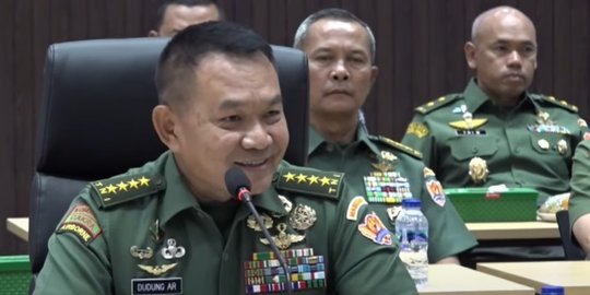Kasad Persilakan Effendi Simbolon ke Mabes AD: Teman Baik Mertua Saya - Vimarsana News