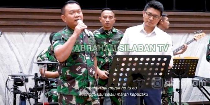 Merdunya Kasad Dudung Nyanyi Lagu Batak, Ada yang Usul Duet Sama Effendi Simbolon