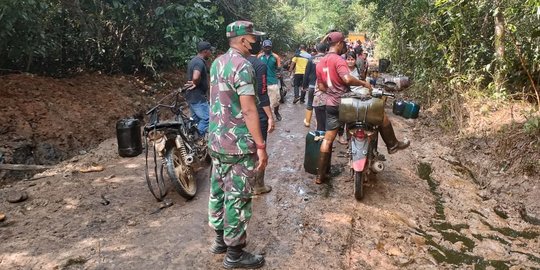 Sumur Semburkan Minyak di Musi Banyuasin, Warga Dievakuasi dan Sekolah Diliburkan